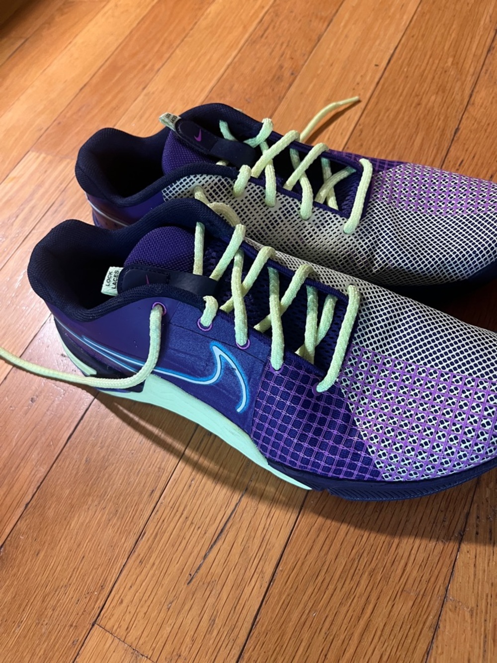 Nike men weight lifting shoes
